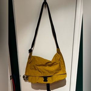 BAGGU messenger bag